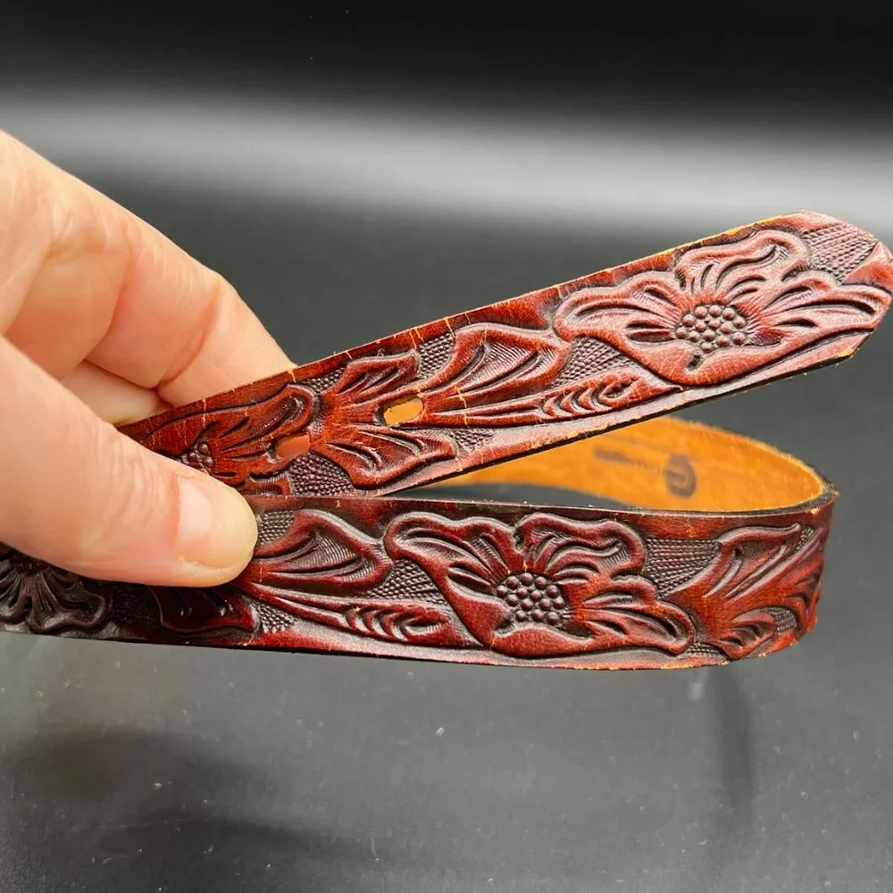CHAMBERS Genuine Leather HAND TOOLED Belt 28“ Chambers Horse Buckle USA‎ Western